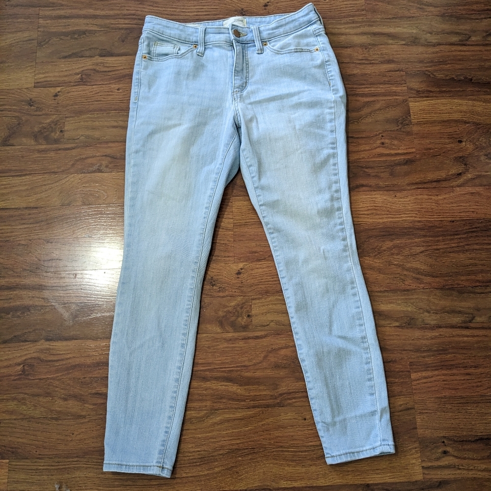 Universal Thread Light Blue Skinny Jeans - Sz 6/28S